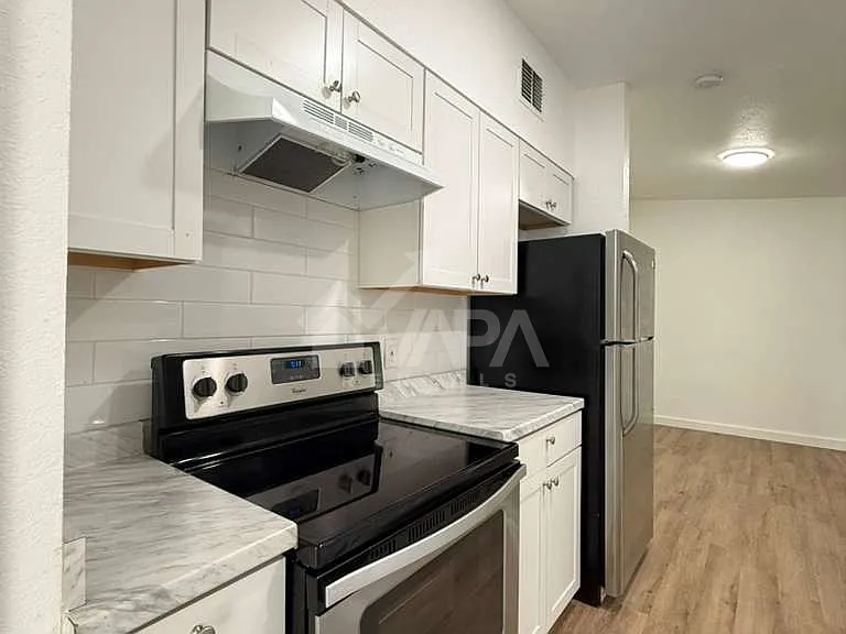 518 Jamaica Dr — Photo 4