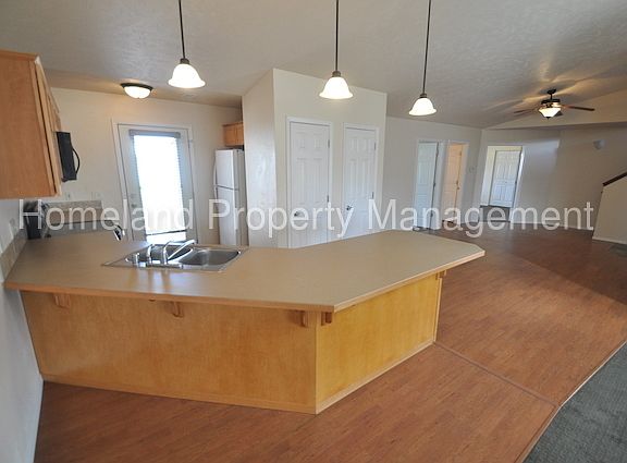 5th image of 14021 E Valleyway Ave
