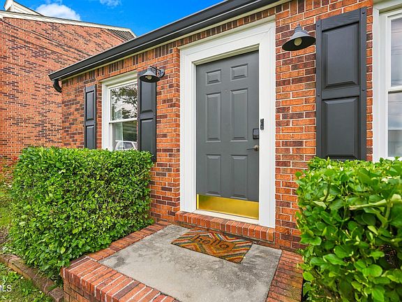 4th image of 109 Mayfield Dr #1