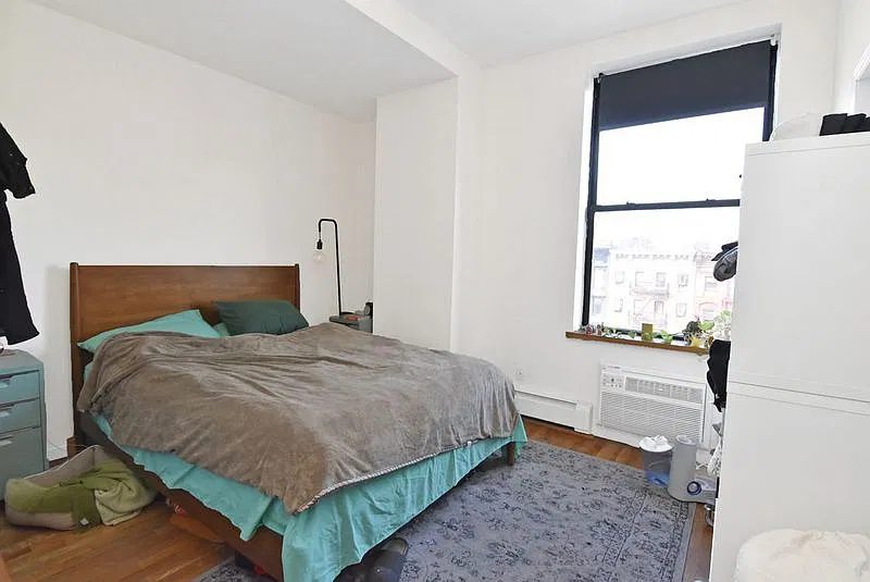 77 Delancey Street — Photo 3