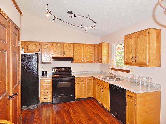 Pretty Kitchen, Large Pantry
