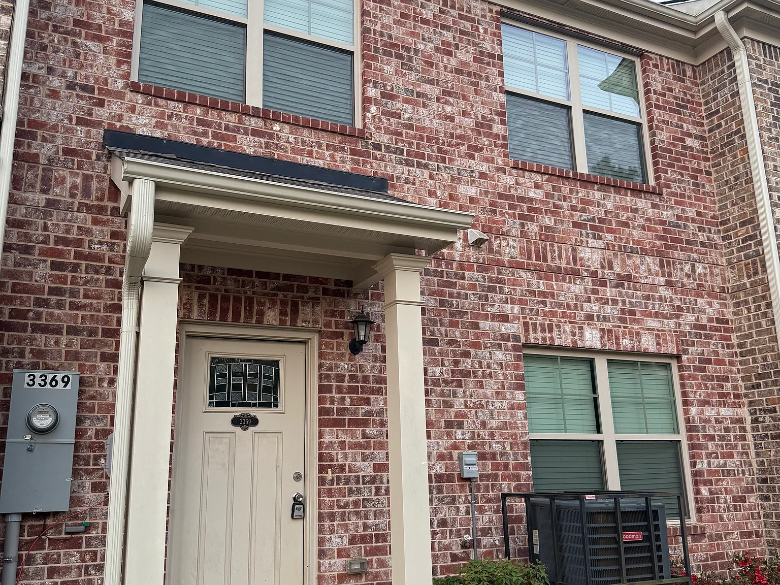 2 bed, 1760 sqft, $1,800 — Photo 1