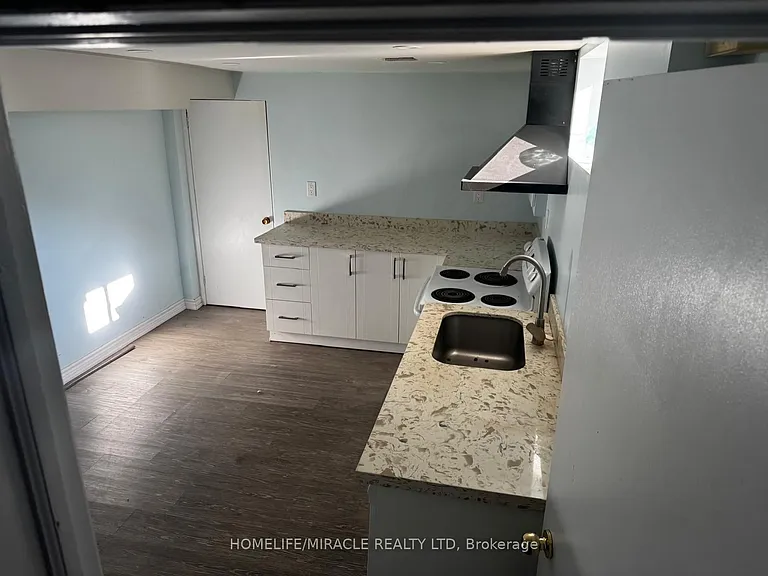 920 Willowdale Ave — Photo 13