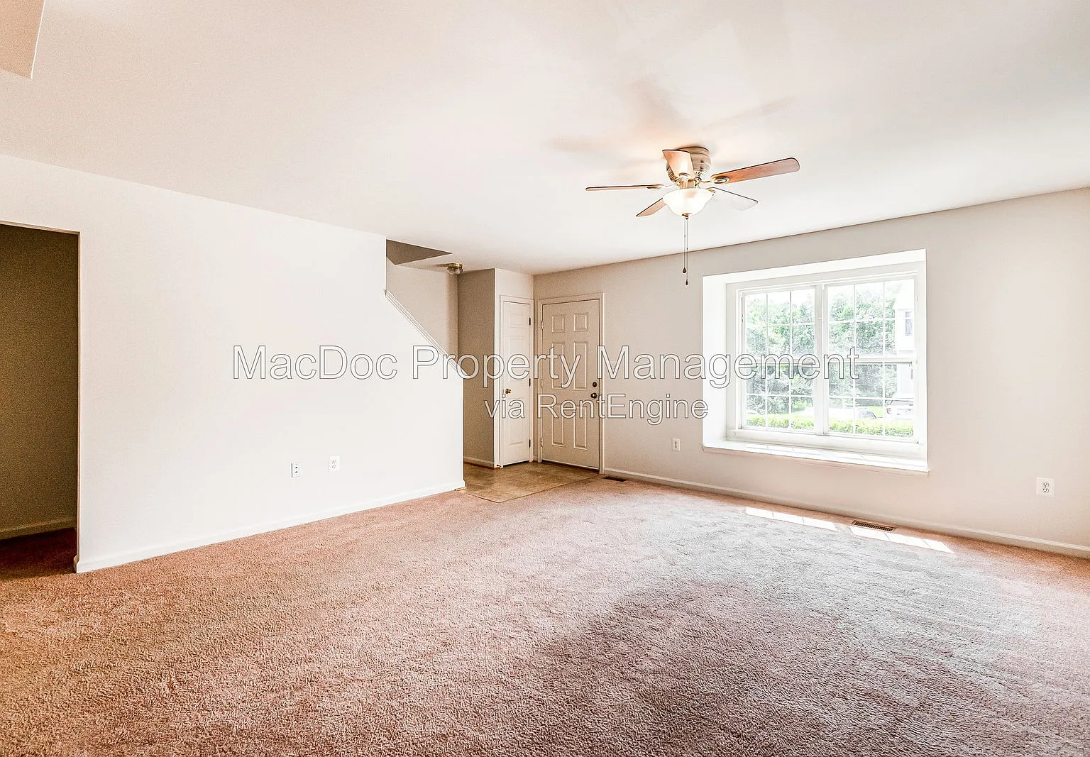 3 bed, 4.0 bath, 1972 sqft, $2,345 — Photo 3