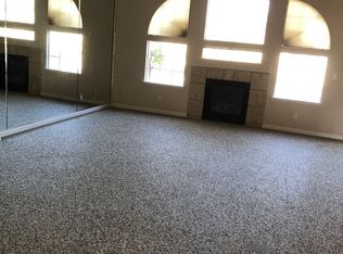 2804 E Deyoung Dr, Fresno, CA