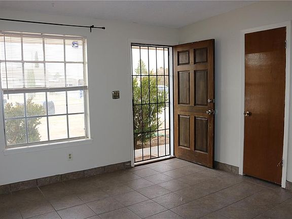 2nd image of 6038 Sorrento St