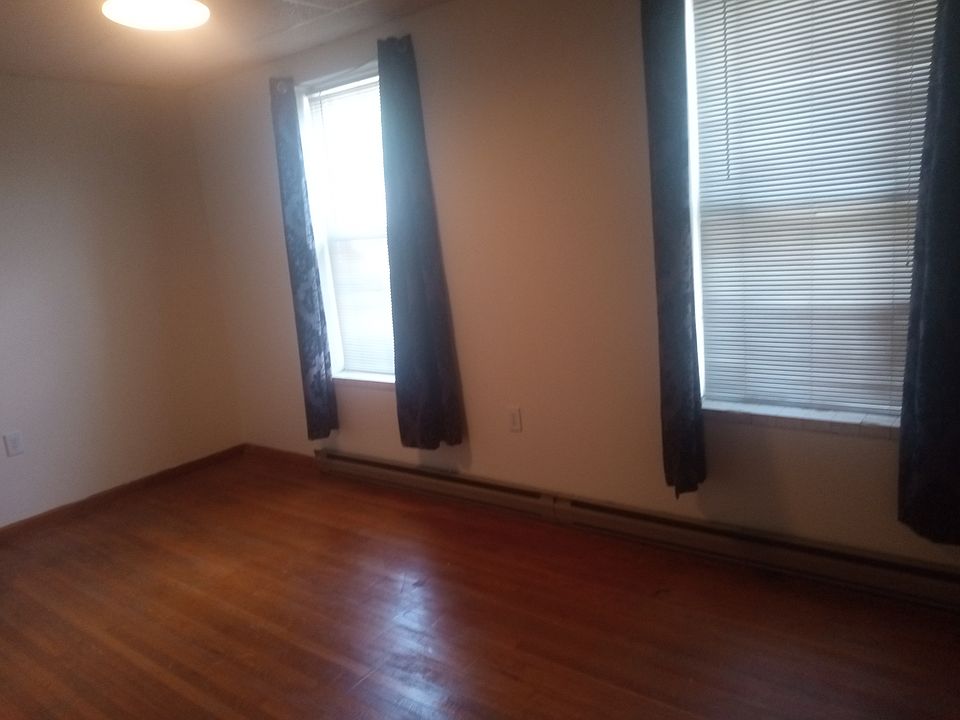 Building Photo 4