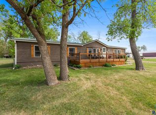 6132 Dakota Ave, Madison, SD 57042