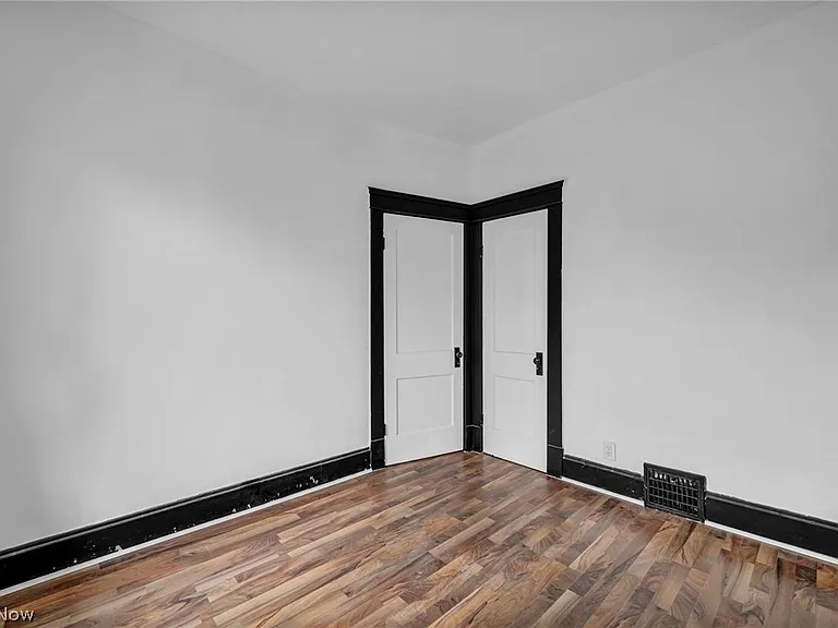 12001 Oakview Ave #UP — Photo 22