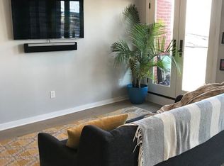 343 N Front St APT A, Philadelphia, PA 19106