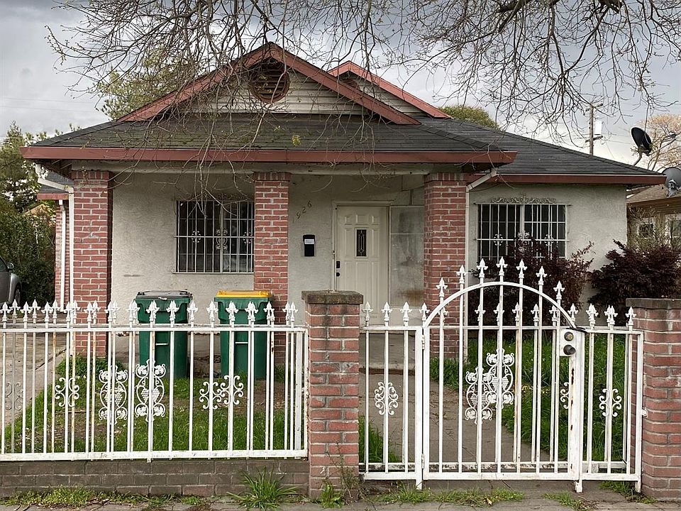 2nd image of 1926 S California St