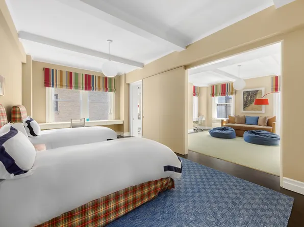 33 East 70th Street image 9 of 11