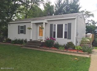 1677 Stratford Ave, Dorr, MI 49323
