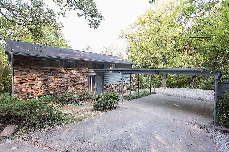 1st image of 721 N Ashwood Ave