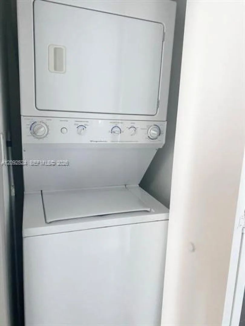 335 Biscayne Bl cu-4200, Miami, FL 33131 — Photo 3