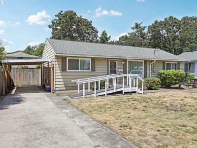 360 W Hereford St, Gladstone, OR, 97027