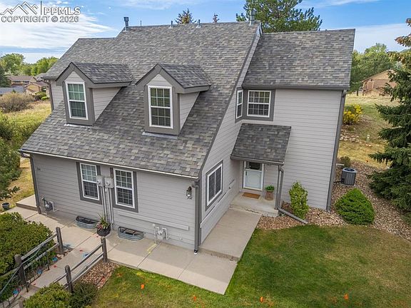 2nd image of 302 Cobblestone Dr
