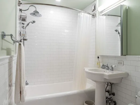 433 West 34th Street 5L image 11 of 11