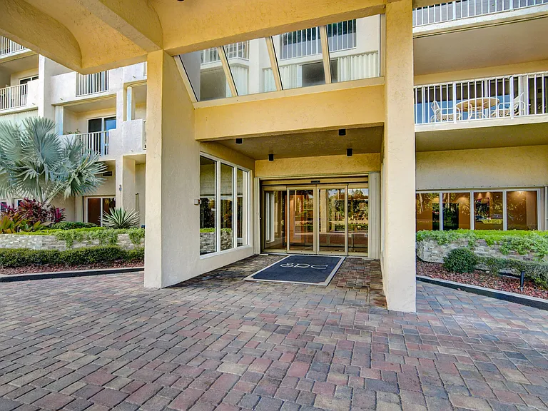 4301 N Ocean Blvd #507 — Photo 83