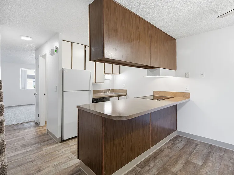 Rolling Hills Townhouses — Photo 12
