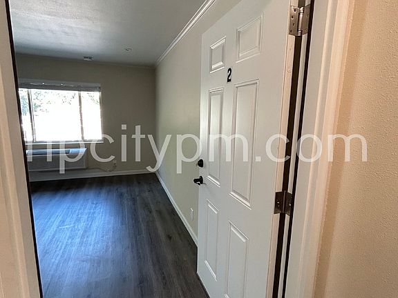 4th image of 239 NE Lincoln St APT 3