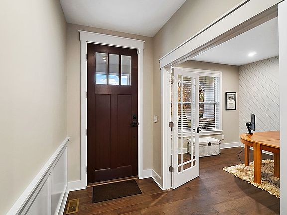 4th image of 7128 Mayfield Ave