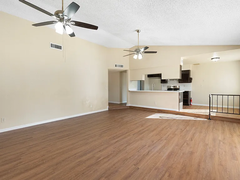 4043 W Sweetwater Ave — Photo 8