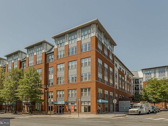 2nd image of 1800 Wilson Blvd #141