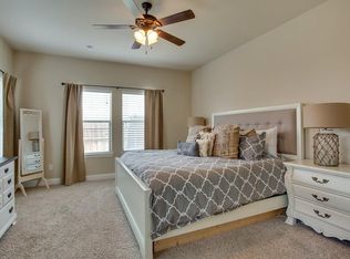 3917 Hollow Lake Rd, Roanoke, TX 76262