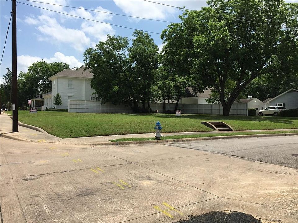 2nd image of 617 W Hunt St