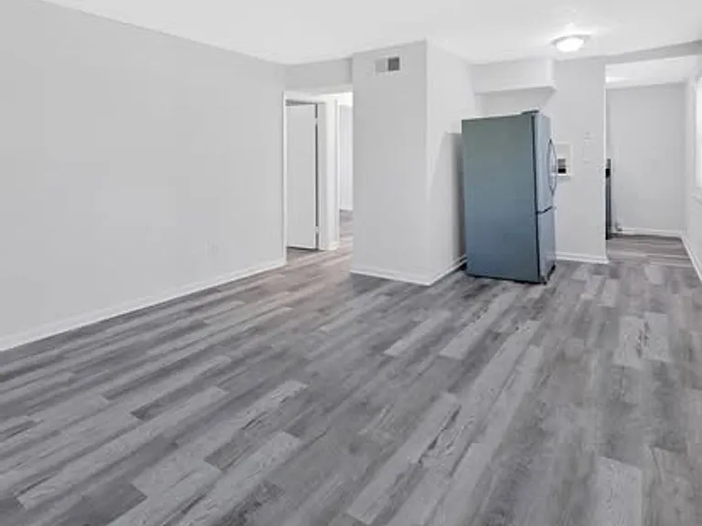 642 Dresden Dr — Photo 27
