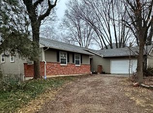 1644 E 1100th Rd, Lawrence, KS 66049