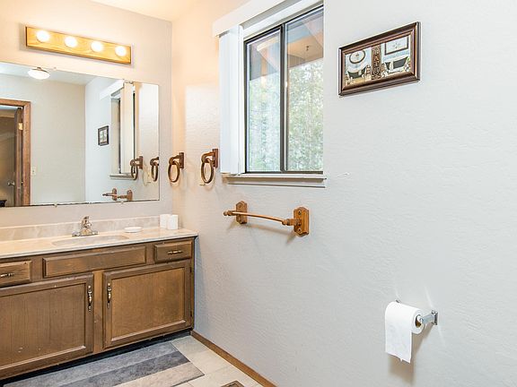 3rd image of 13985 Northwoods Blvd