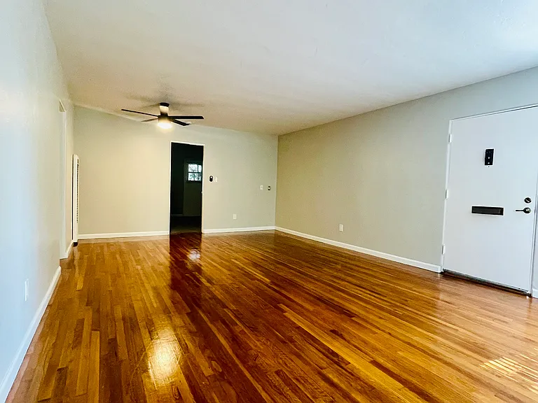 4518 Illinois St — Photo 2