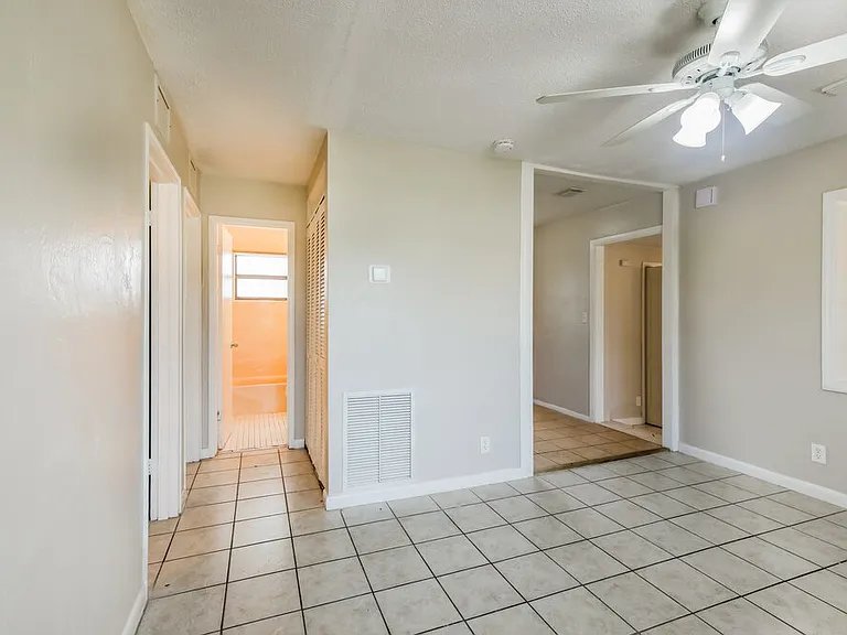2797 NE 12th Ave — Photo 4
