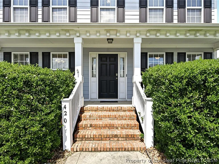 420 Thorncliff Dr — Photo 5