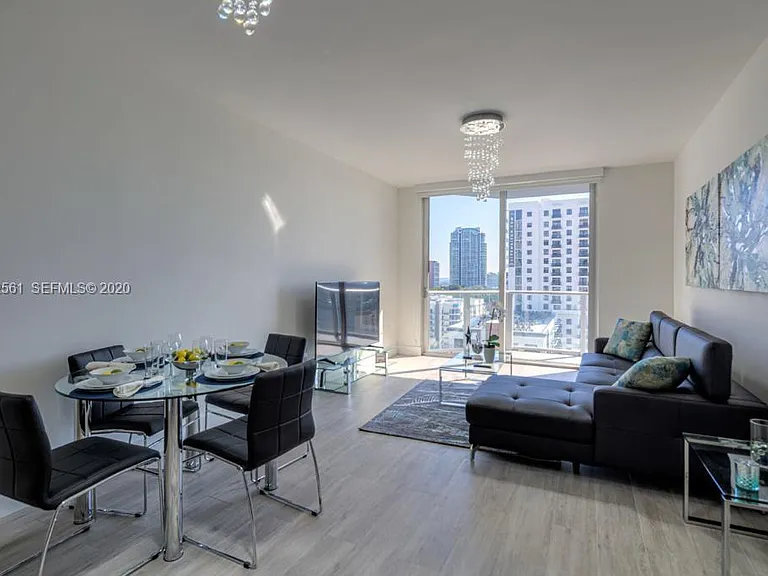 1010 SW 2nd Ave #1901 — Photo 9