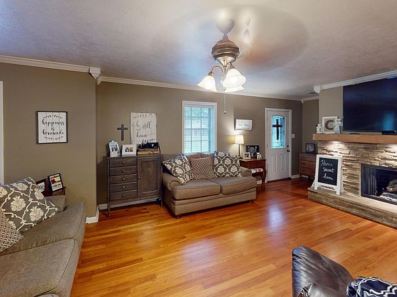 4th image of 193 Williams Ln