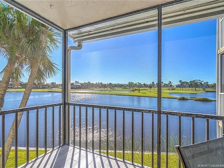 5602 NE Gulfstream Way — Photo 26