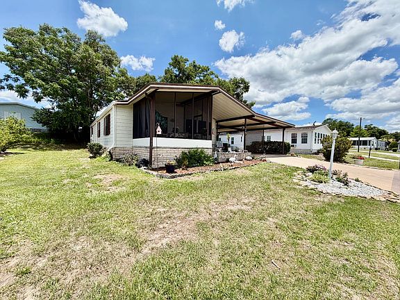 2nd image of 206 Bradley Ln