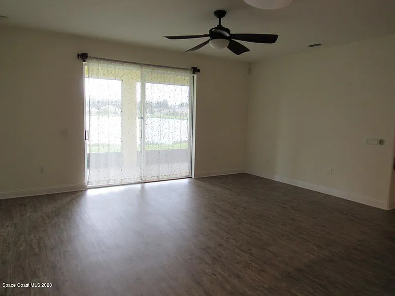 1741 Bridgeport Cir — Photo 33