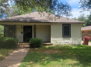 1916 Agnew St, Bonham, TX 75418