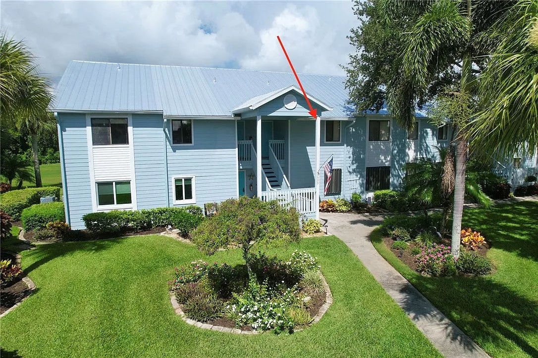 2 bed, 1060 sqft, $2,200 — Photo 1