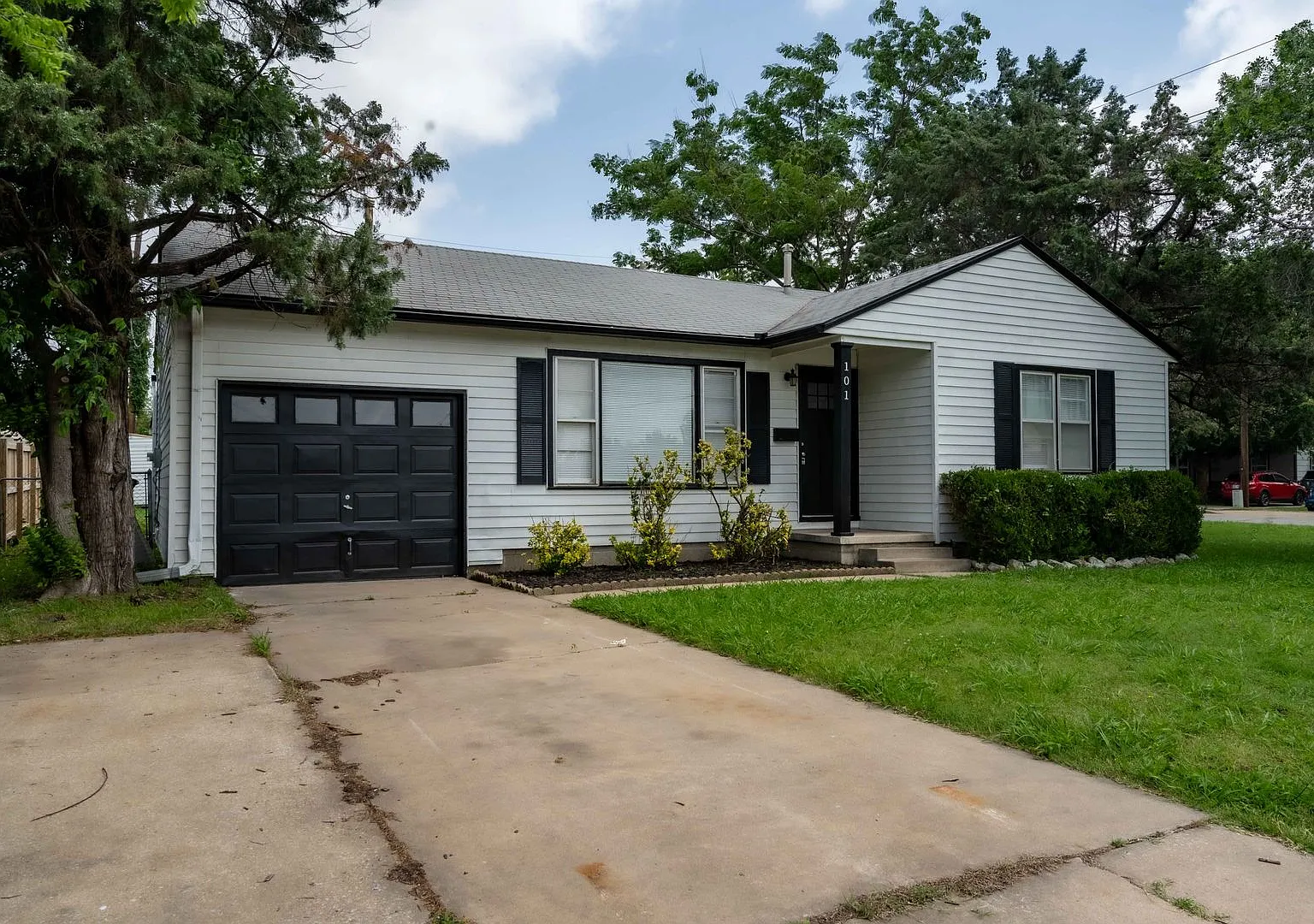 Charming Newly Renovated 3-Bedroom Home in Owasso — Photo 2