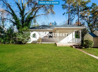 2520 Columbus Cir, Charlotte, NC 28208