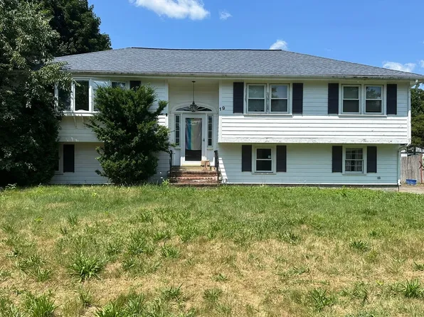 19 Cushing Rd, Westwood, MA 02090