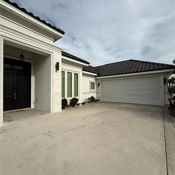 2818 Esmeralda St — Photo 43
