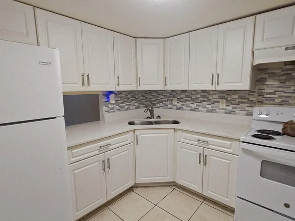 4200 NW 3RD Court #122, Plantation, FL 33317