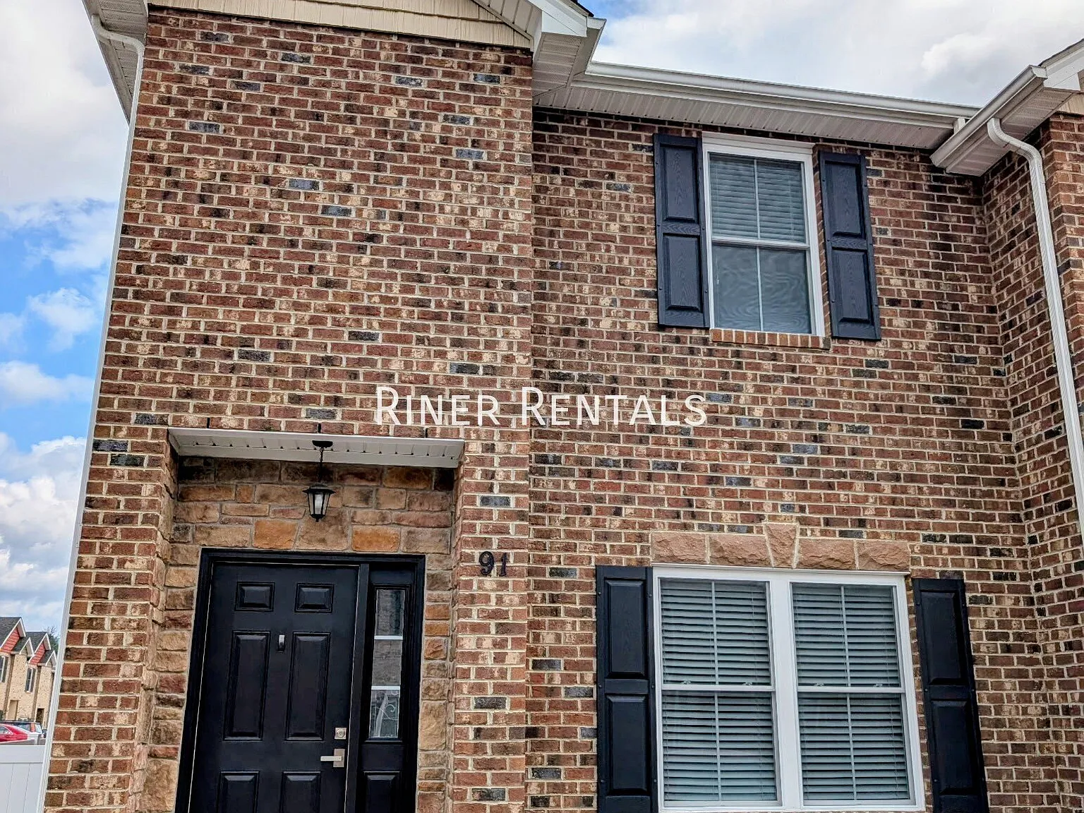 3 bed, 2.5 bath, 1520 sqft, $1,620 — Photo 1