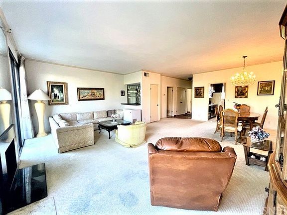 5th image of 8568 Burton Way APT 307